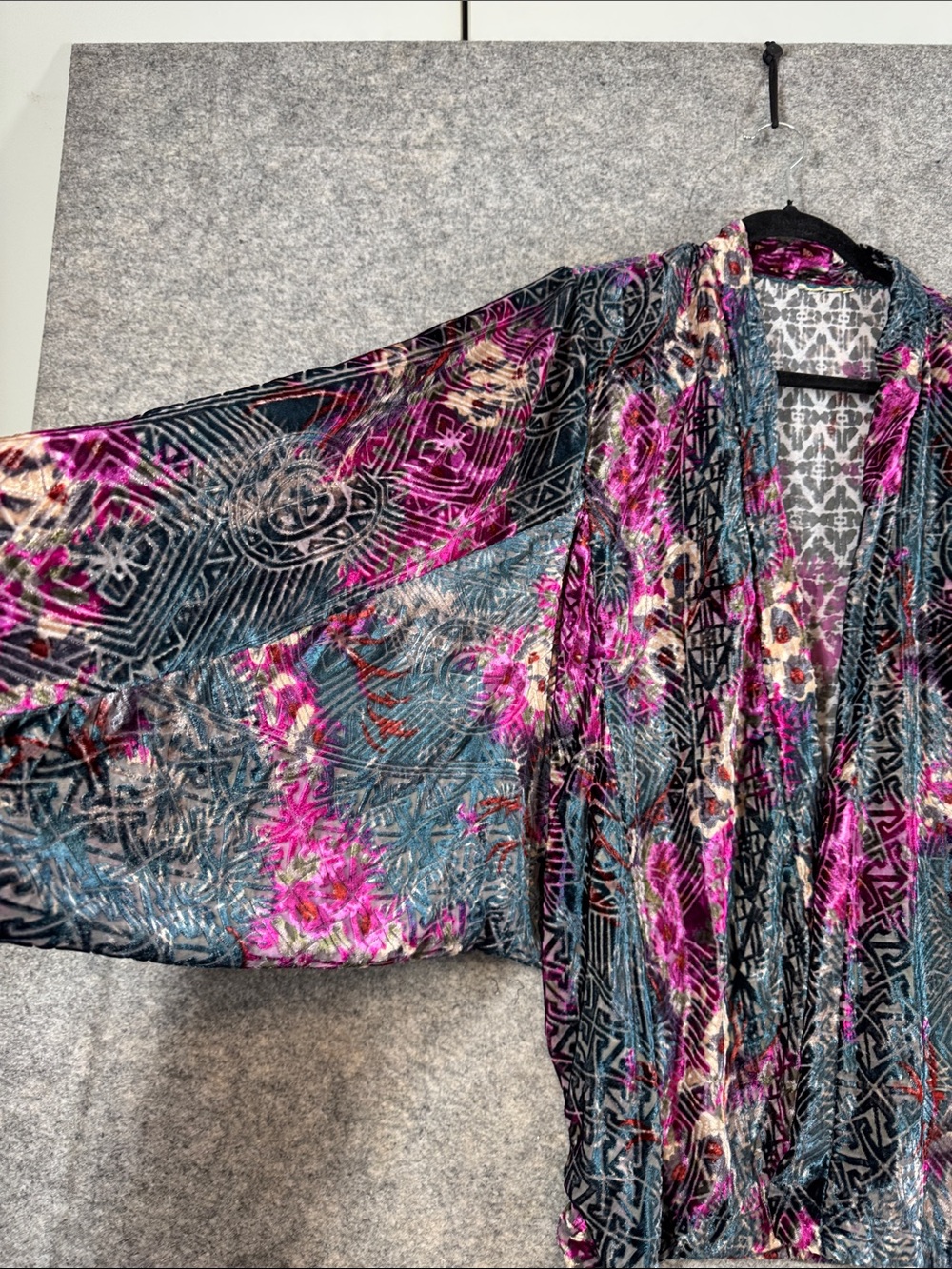 Anthropologie Multicolor Velvet Kimono Cardigan Black Fuchsia Festival Duster - Picture 4 of 14